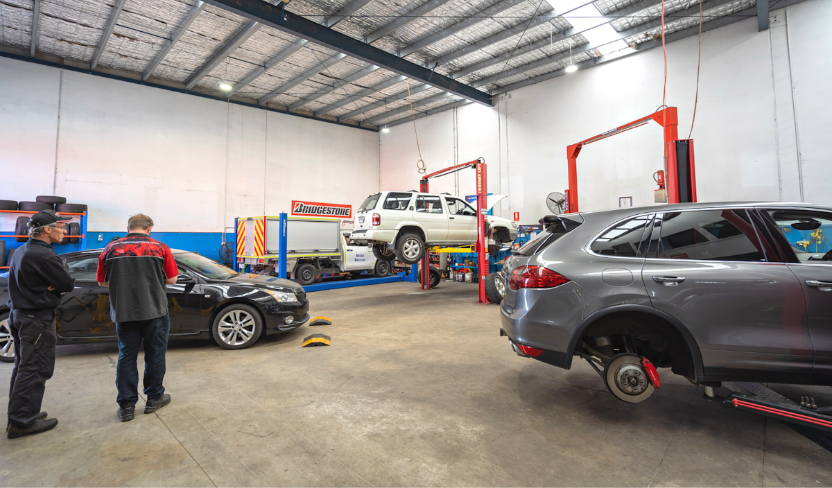 A look inside our automotive workshop at Azzco Deluxe Garage